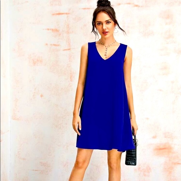SHEIN Dresses & Skirts - 💙💙💙 V Neck Sleeveless Flowy Hem Dress